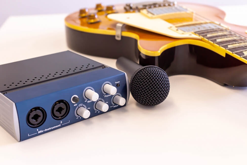オーディオインターフェースとマイクと楽器